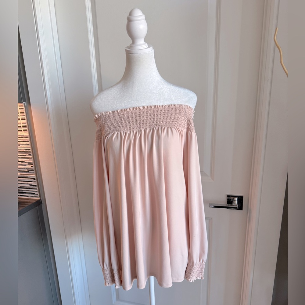 Calvin Klein Off The Shoulder Smocked Long Sleeve Top in Blush Pink Size Large